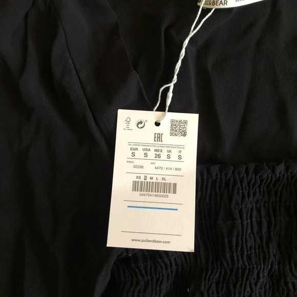 Pull&Bear blouse in black. Size Small. - Picture 13 of 13